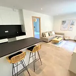 T2 Neuf, Parking & Garage Prive, Proche Centre
