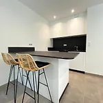 T2 Neuf, Parking & Garage Prive, Proche Centre