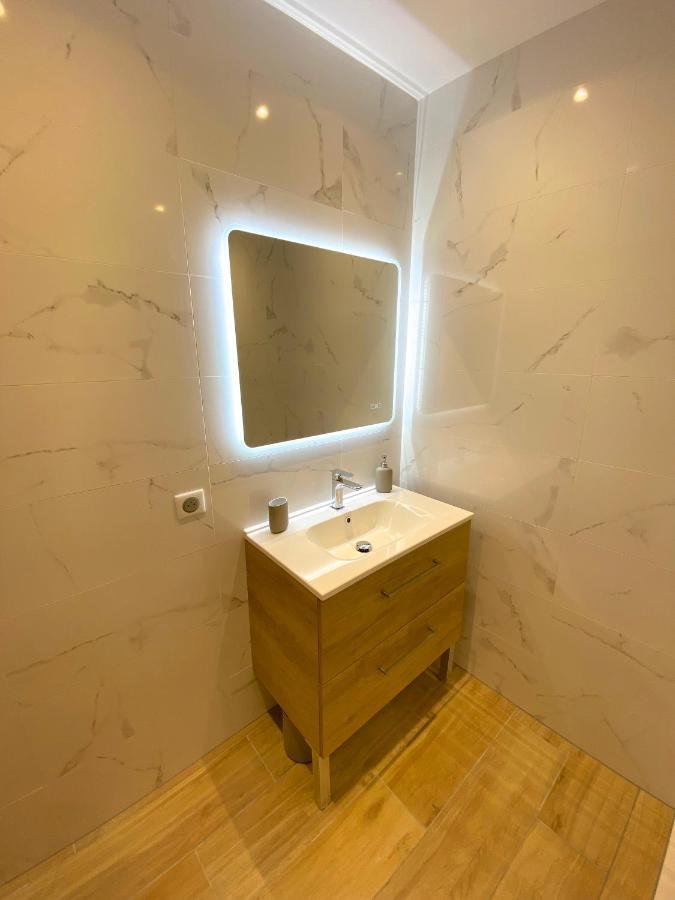 T2 Neuf, Parking & Garage Prive, Proche Centre *