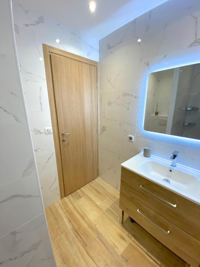 T2 Neuf, Parking & Garage Prive, Proche Centre Holiday home
