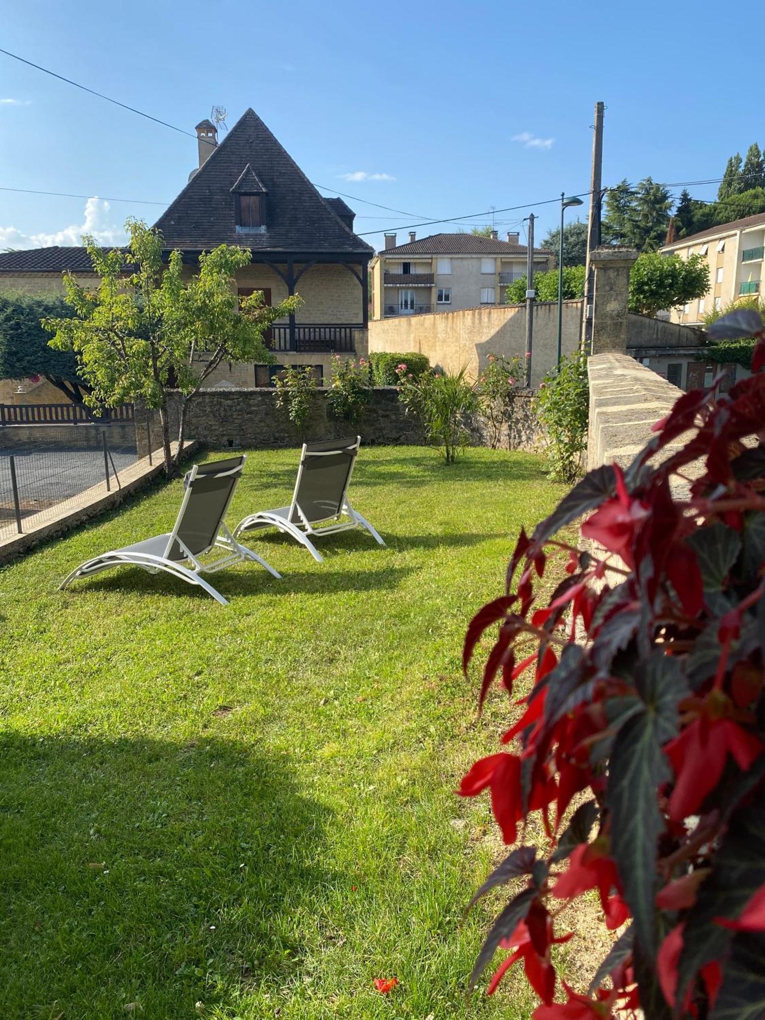 T2 Neuf, Parking & Garage Prive, Proche Centre * Sarlat-la-Caneda
