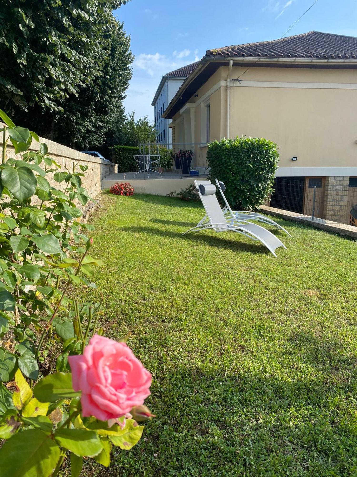 T2 Neuf, Parking & Garage Prive, Proche Centre Holiday home *